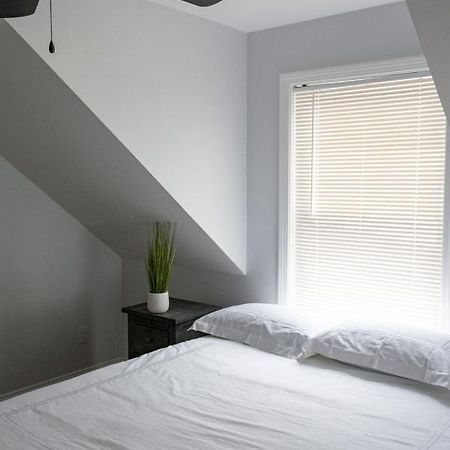 Queen Bed - Boston - Rm 3 Stoneham 외부 사진
